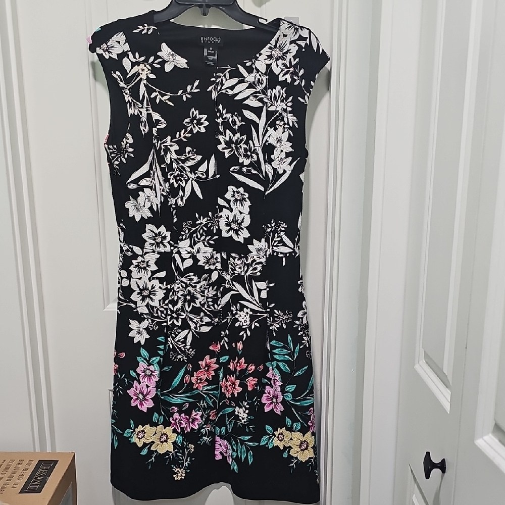 Enfocus Studio Black and White Sleeveless Sheath Dress